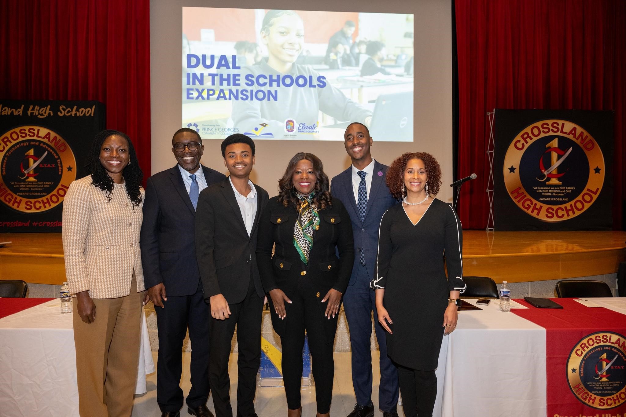 Dual in School Group small