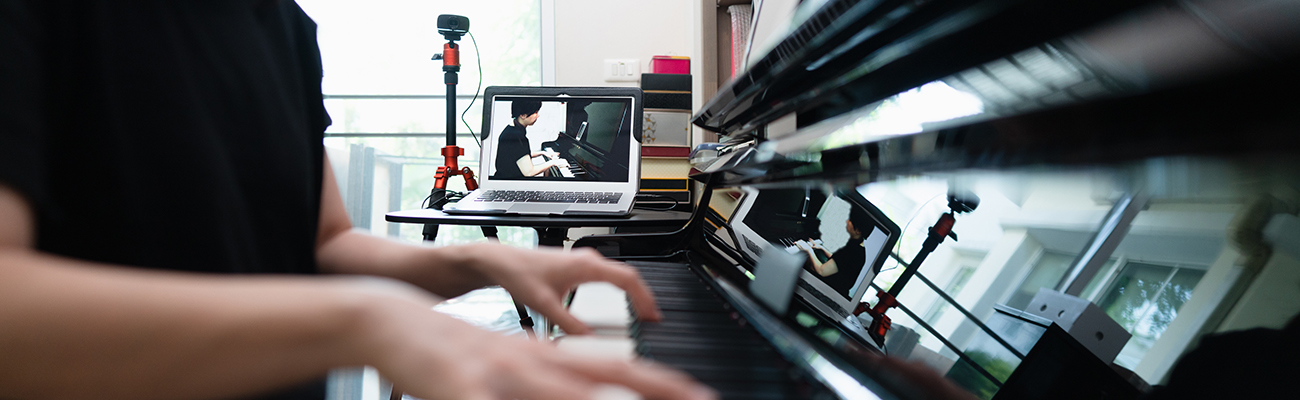 H-piano-laptop.jpg