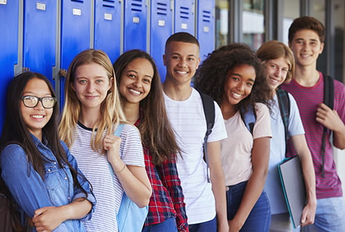 M-high-school-students-in-hallway.jpg