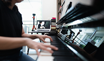 T-piano-laptop.jpg